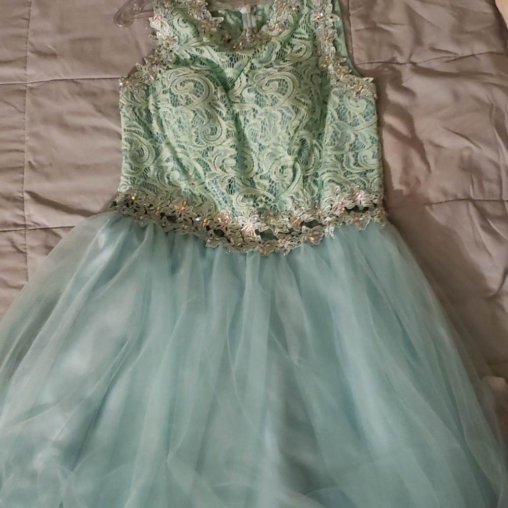 XL Prom dress with a unnoticeable hole